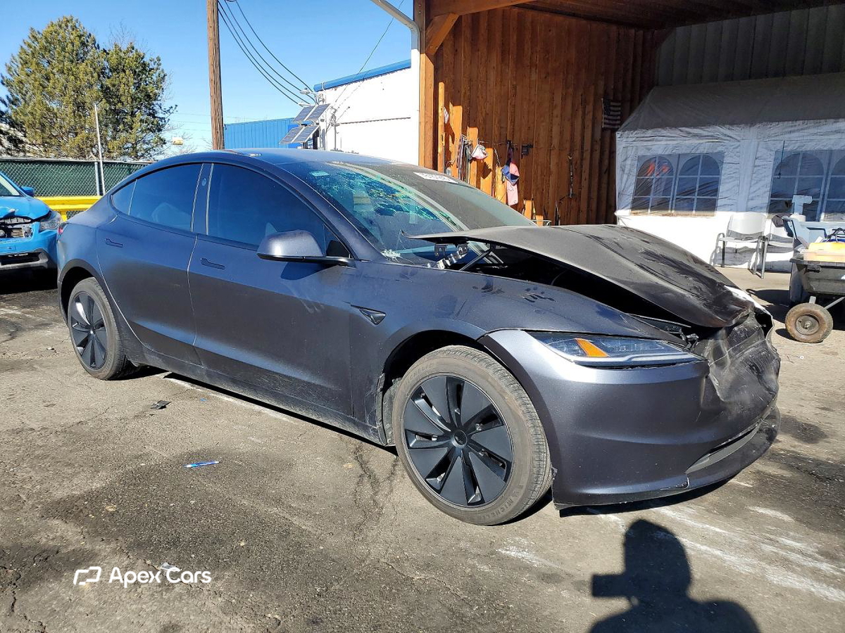 Tesla Model 3 2025