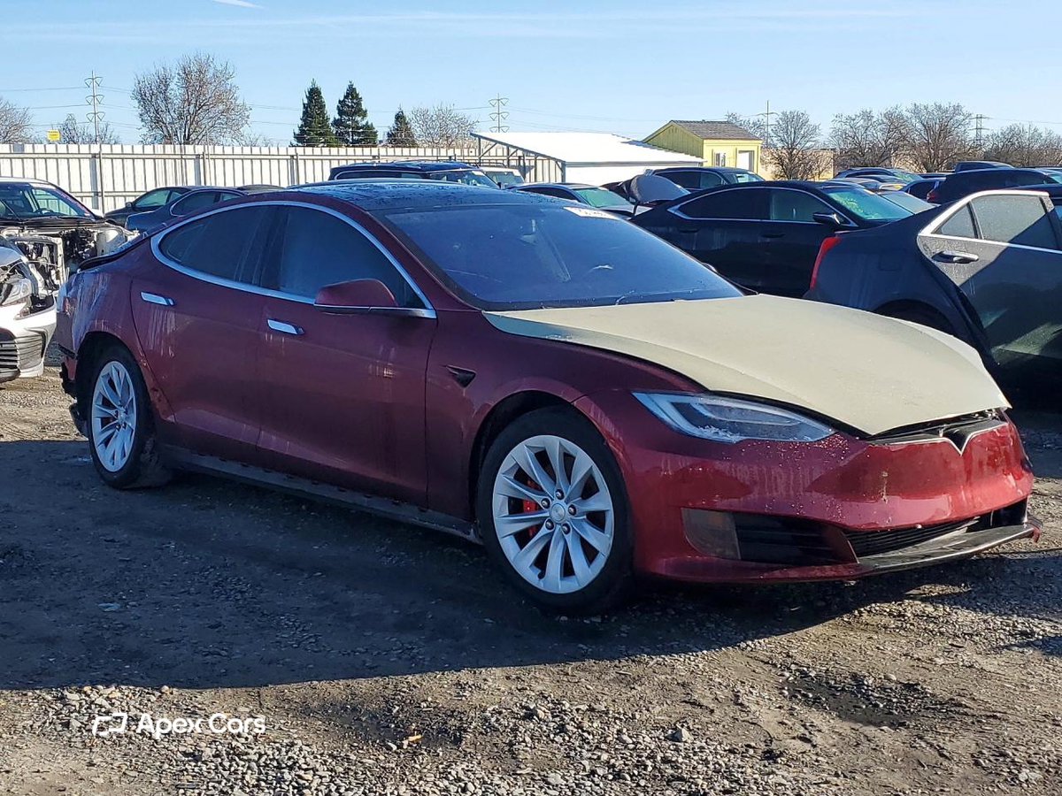 Tesla Model S 2014