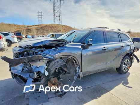 Toyota Highlander 2021 - Image 1 of 14