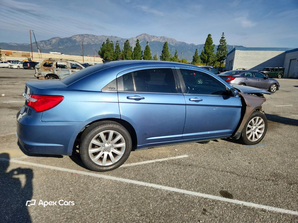 Chrysler 200 2011