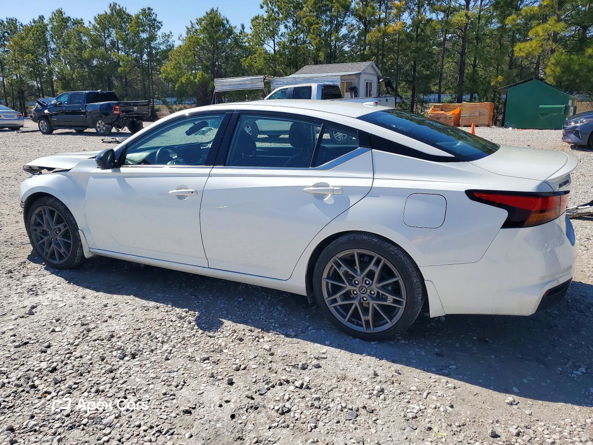 Nissan Altima 2024