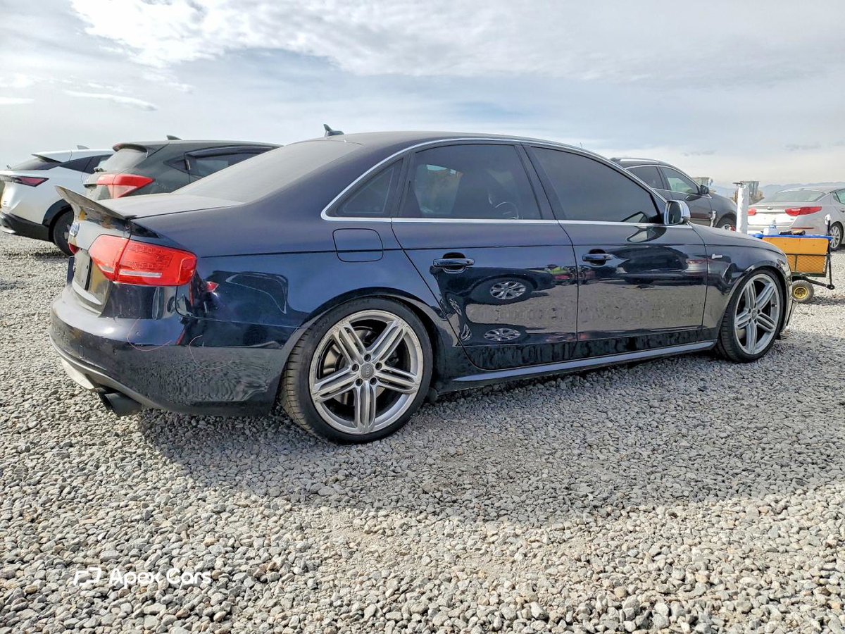 Audi RS4 2011