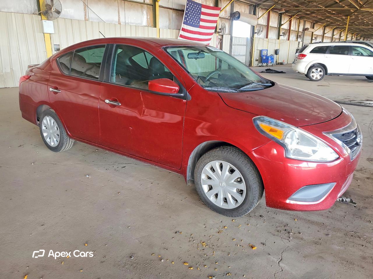 Nissan Versa 2016