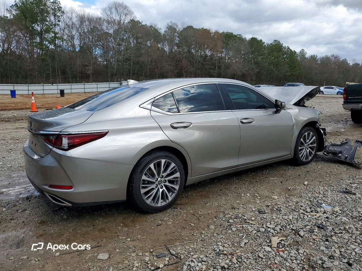 Lexus ES 2020