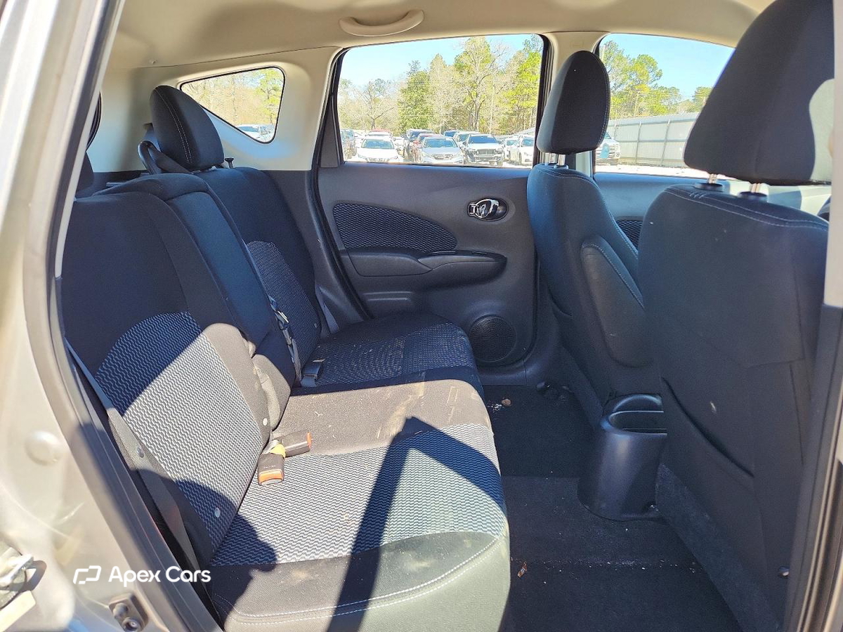 Nissan Versa 2015