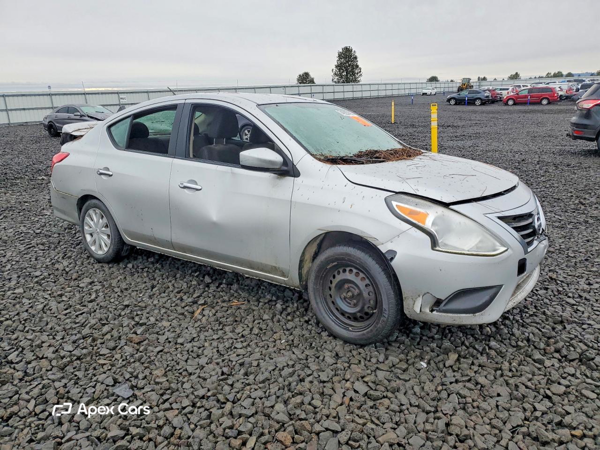 Nissan Versa 2016