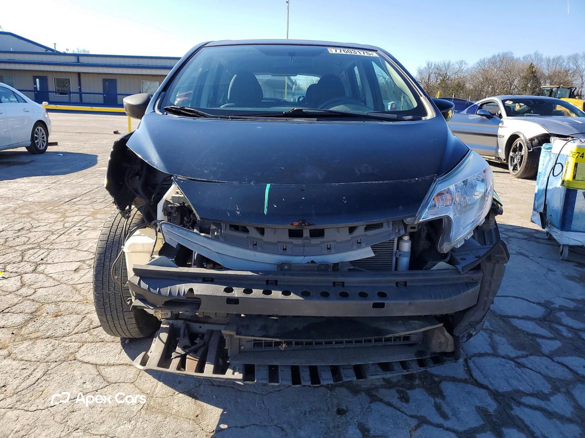 Nissan Versa 2015