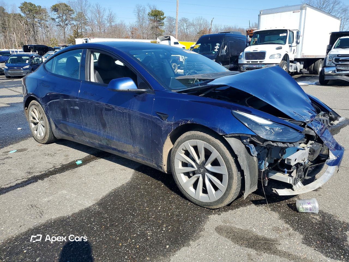 Tesla Model 3 2022