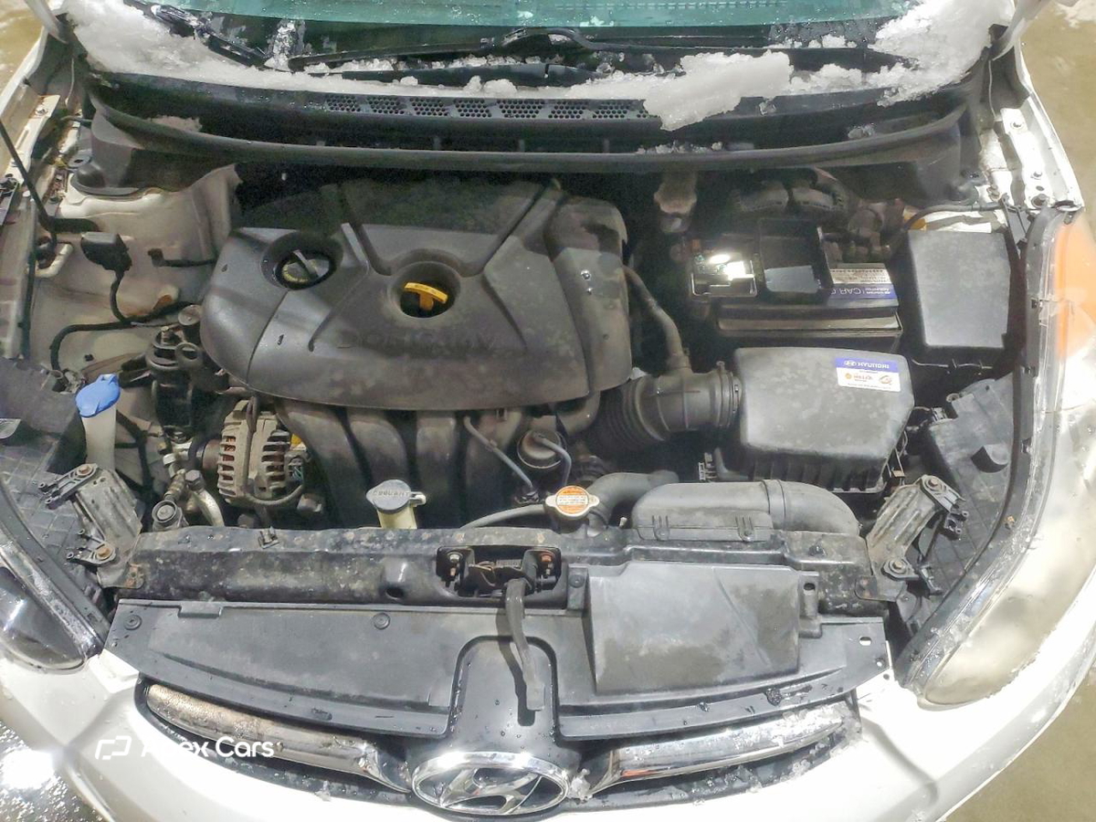 Hyundai Elantra 2012