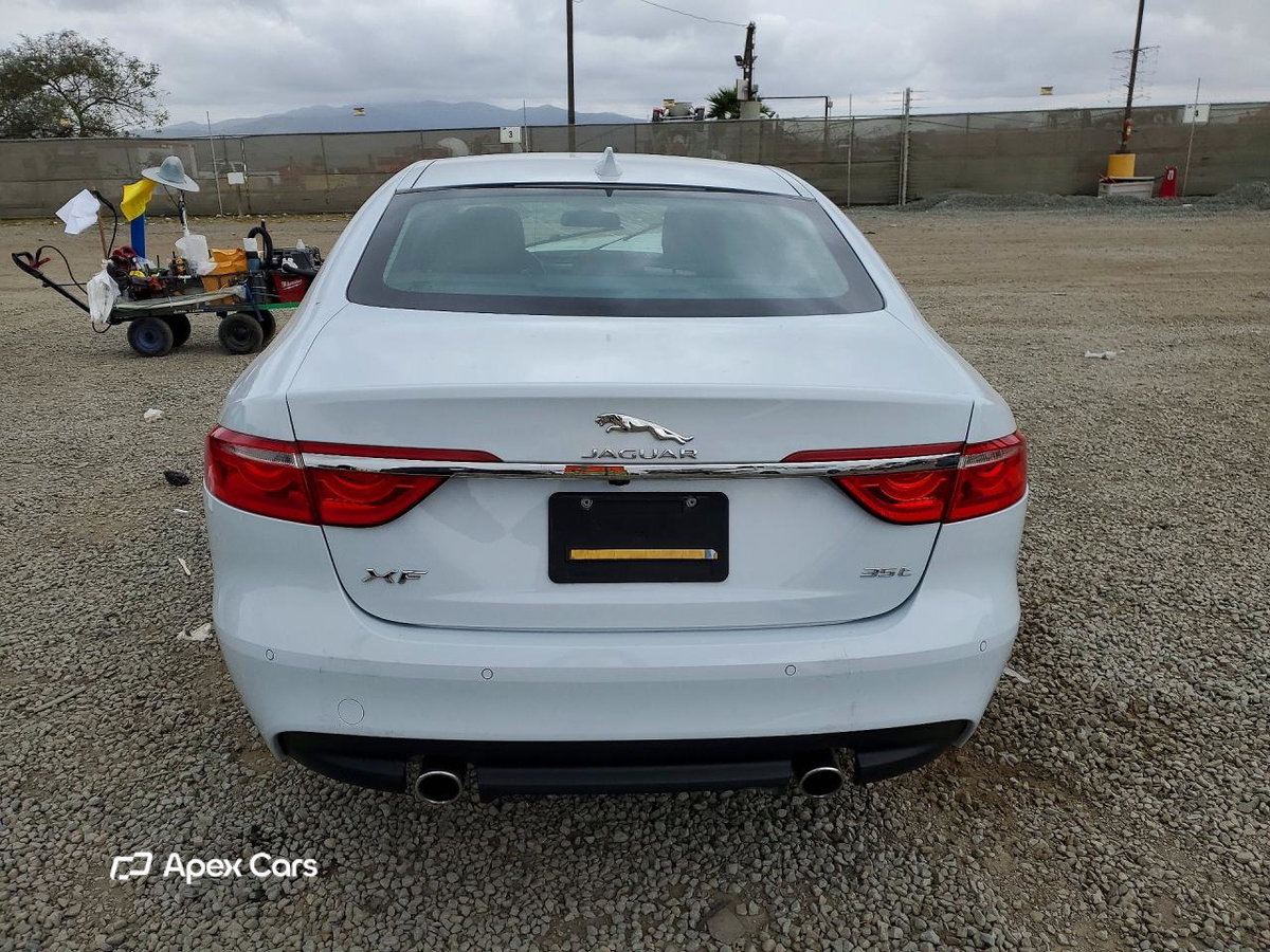 Jaguar XF 2016