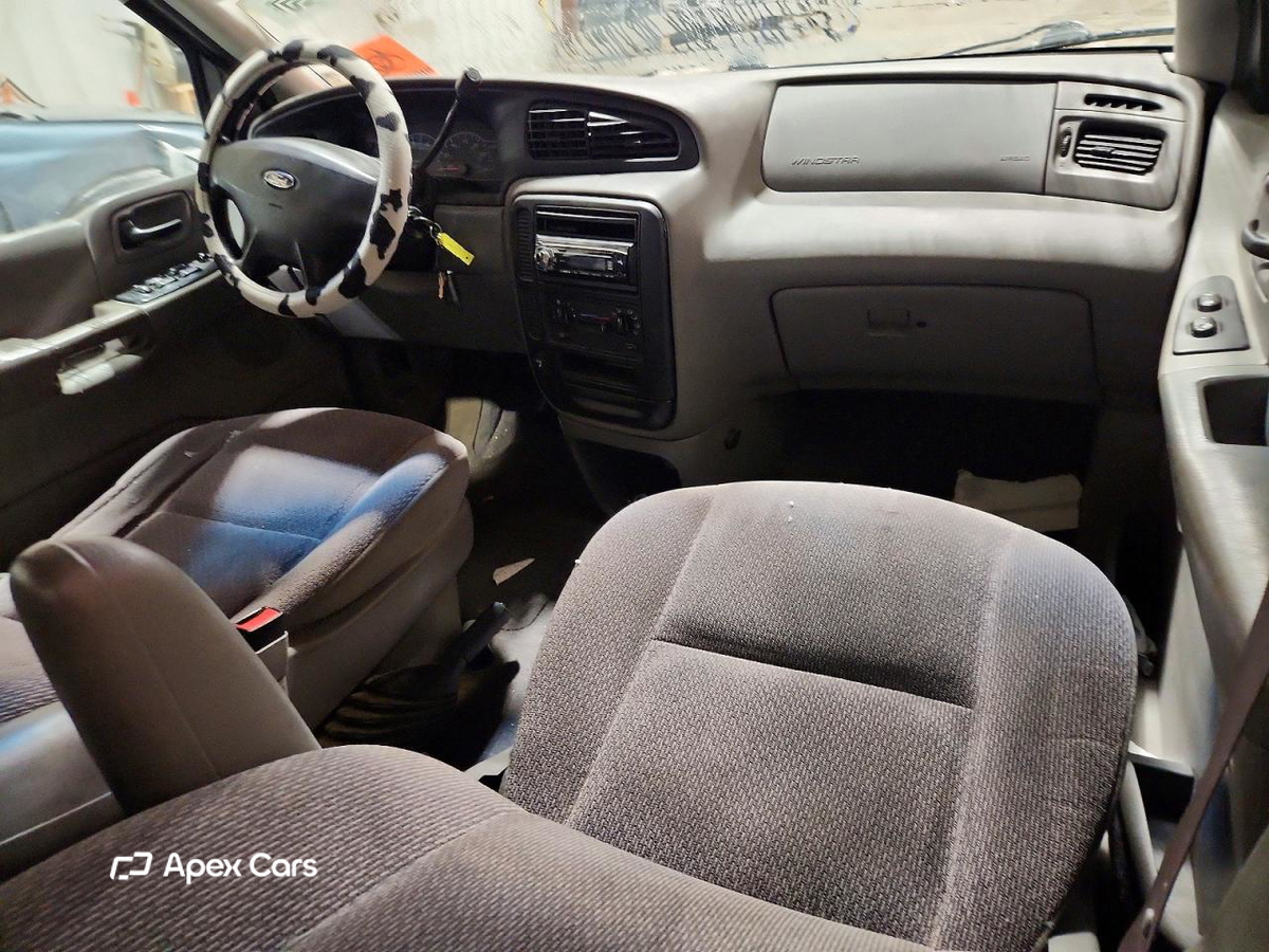 Ford Windstar 2002