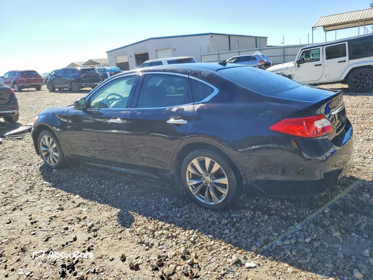 Infiniti M 2012