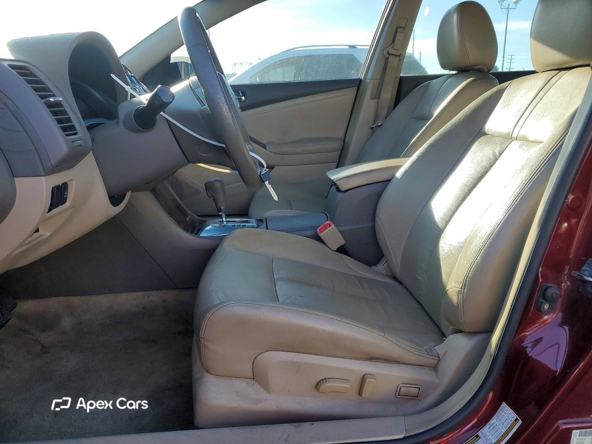 Nissan Altima 2010