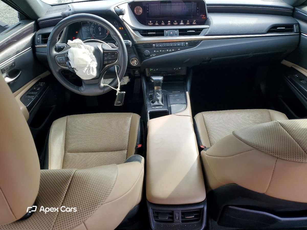 Lexus ES 2020