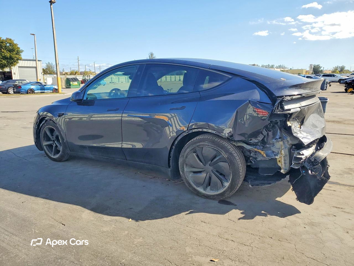 Tesla Model Y 2026