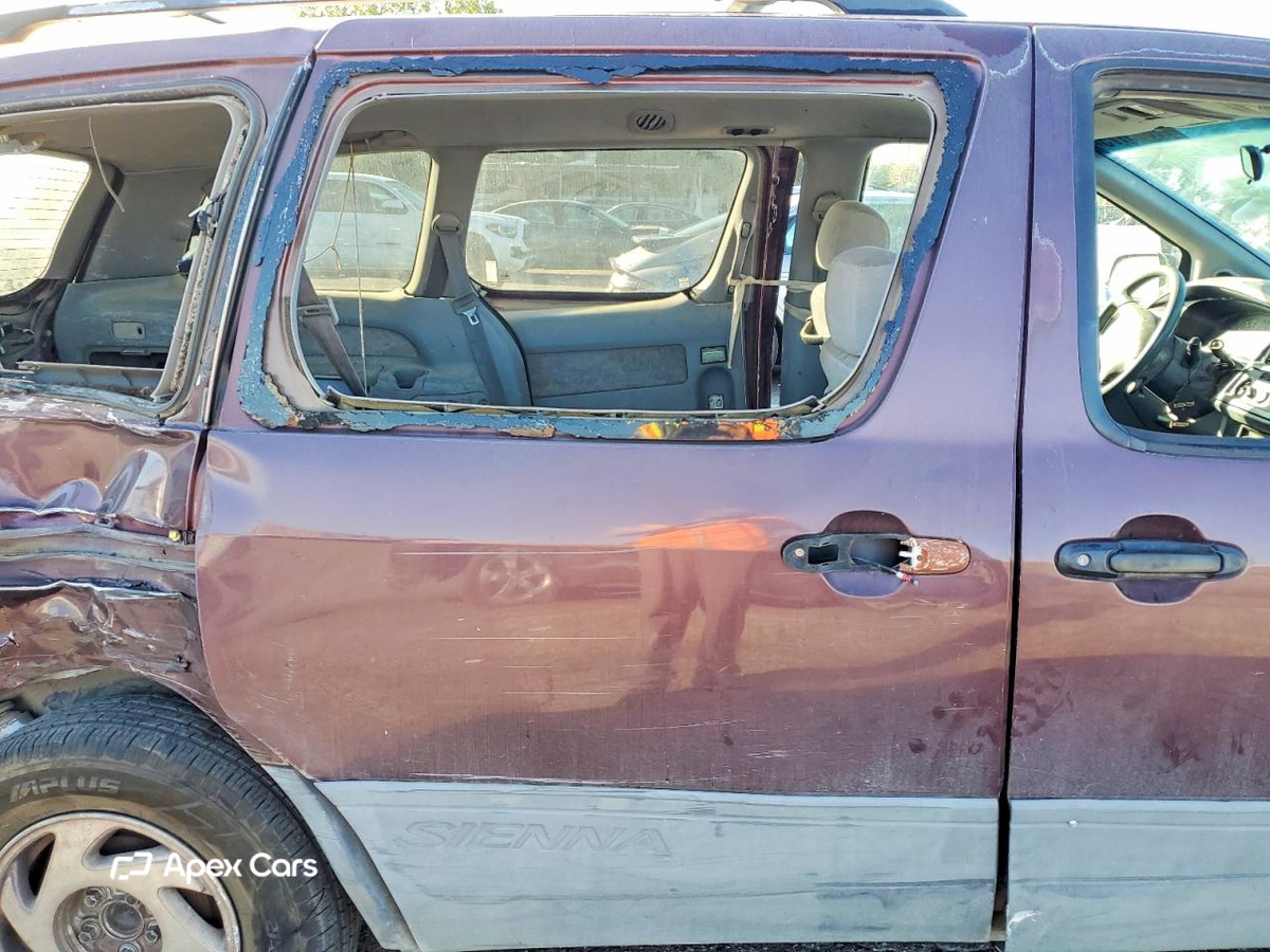 Toyota Sienna 1998