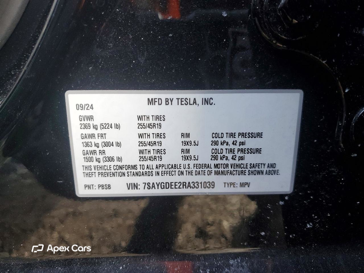 Tesla Model Y 2024
