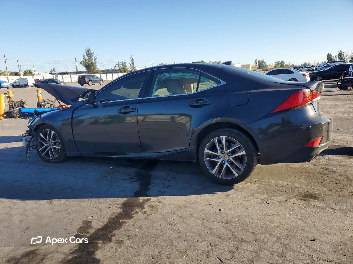 Lexus IS 2018