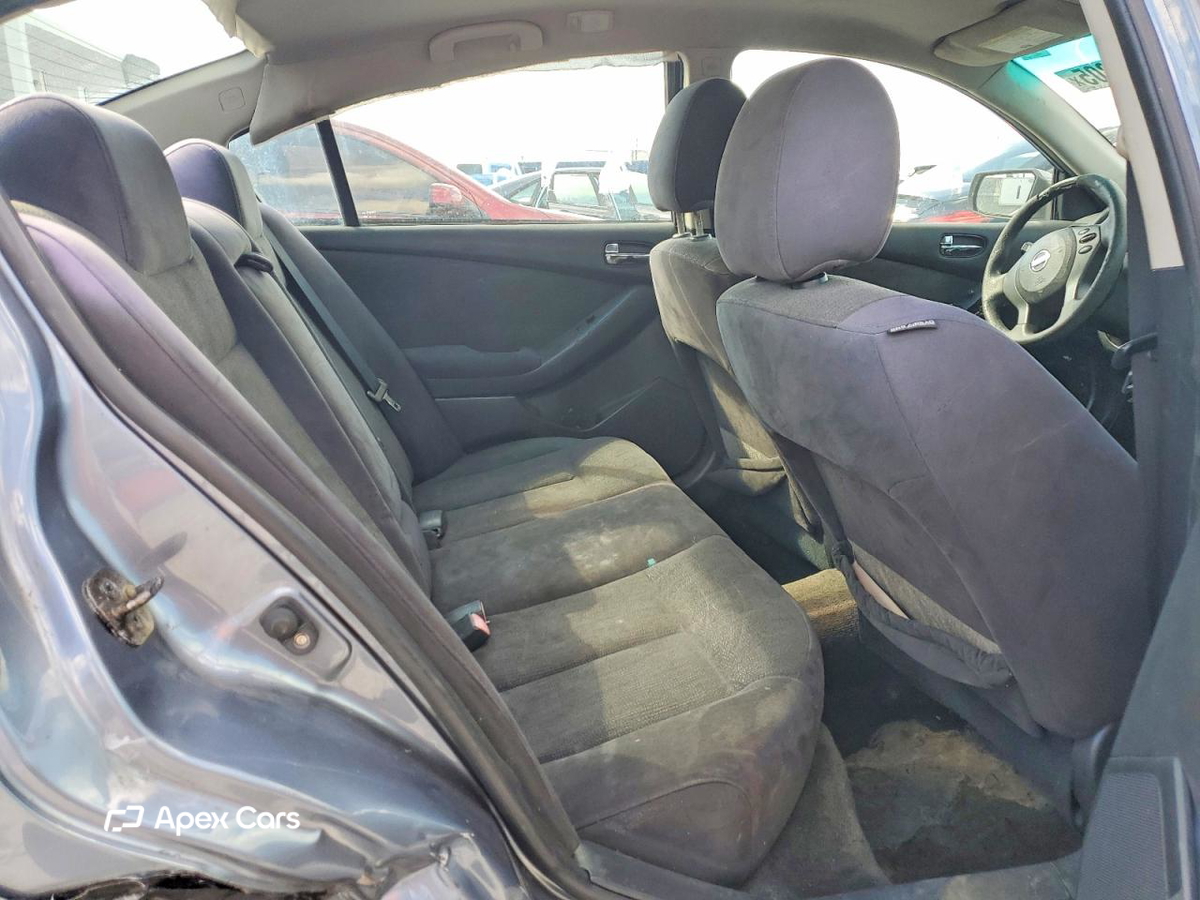 Nissan Altima 2010