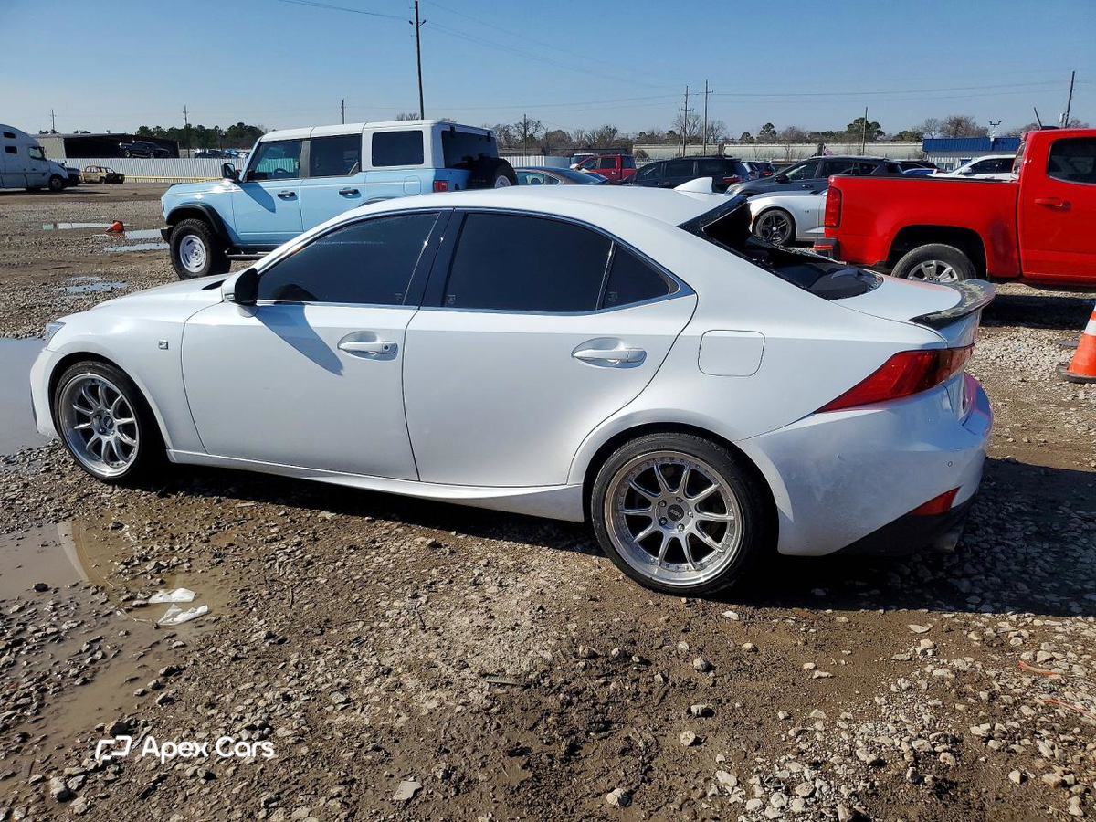 Lexus IS 2019