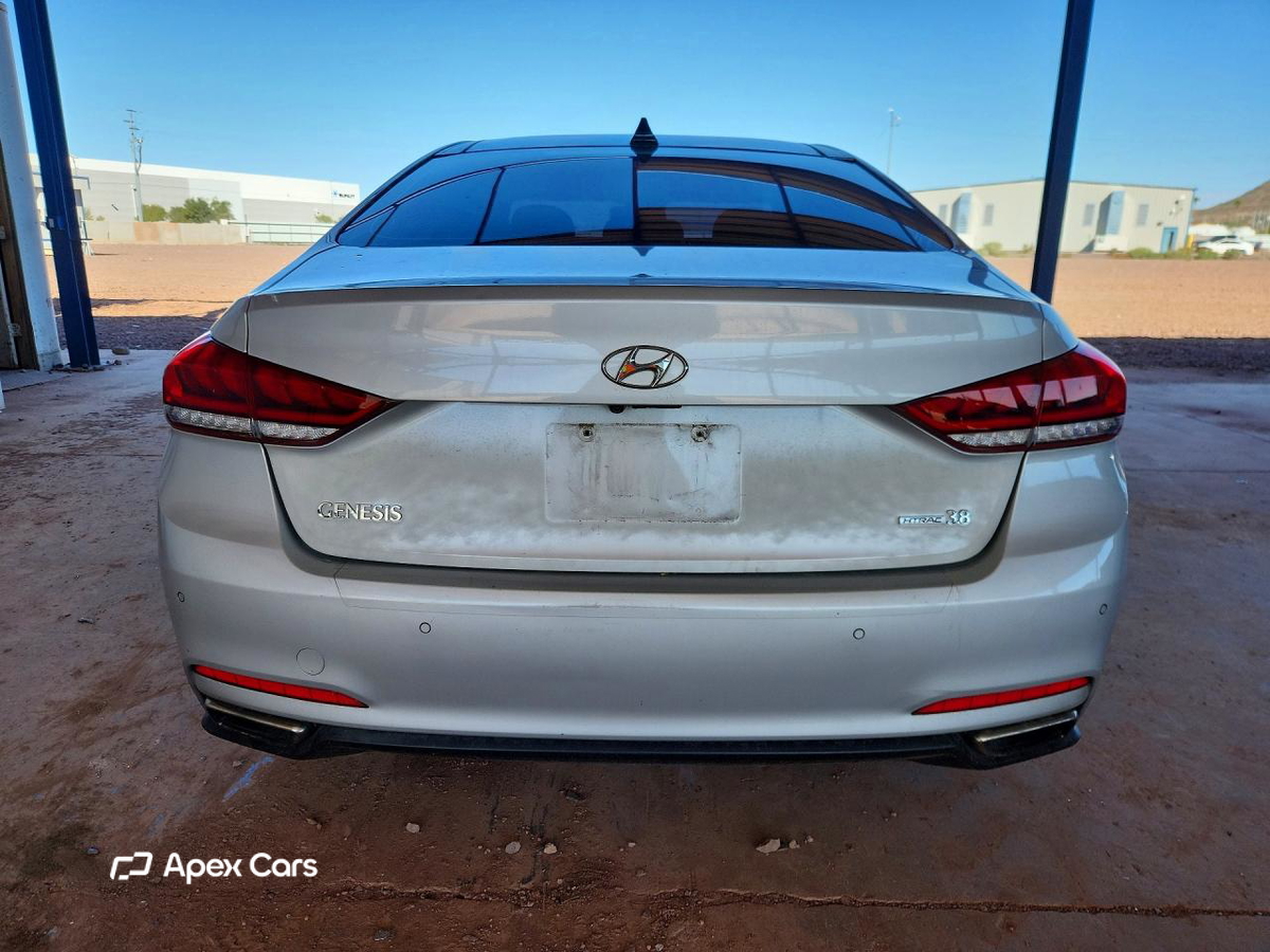 Hyundai Genesis 2015
