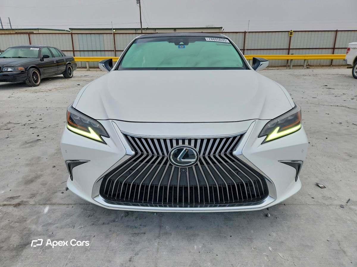 Lexus ES 2020
