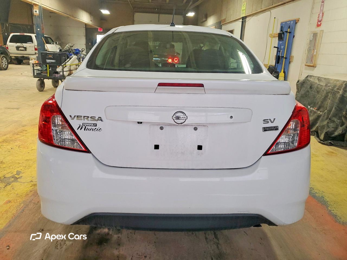 Nissan Versa 2018