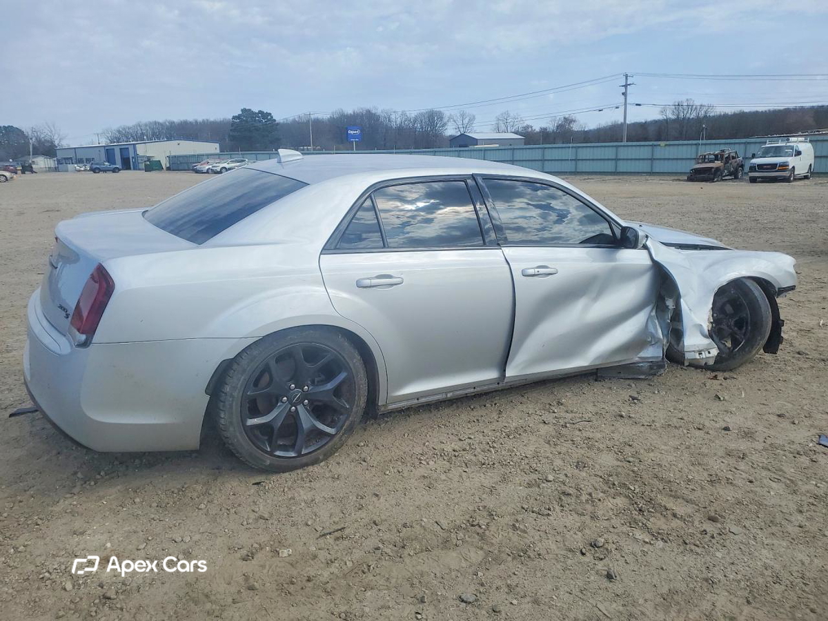 Chrysler 300 2021