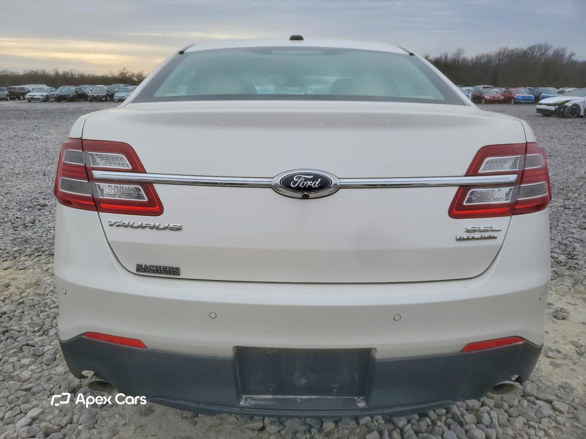 Ford Taurus 2016