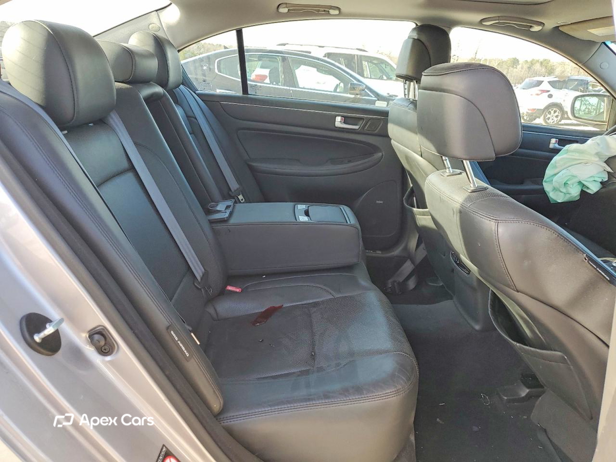 Hyundai Genesis 2013