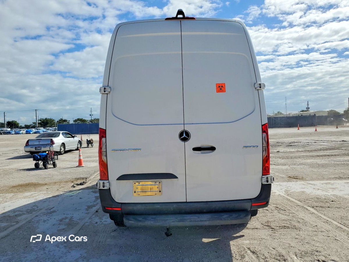 Mercedes-Benz Sprinter 2021