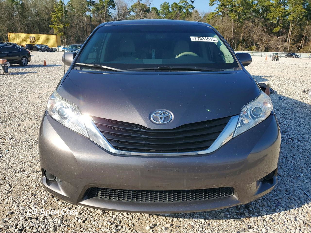 Toyota Sienna 2012