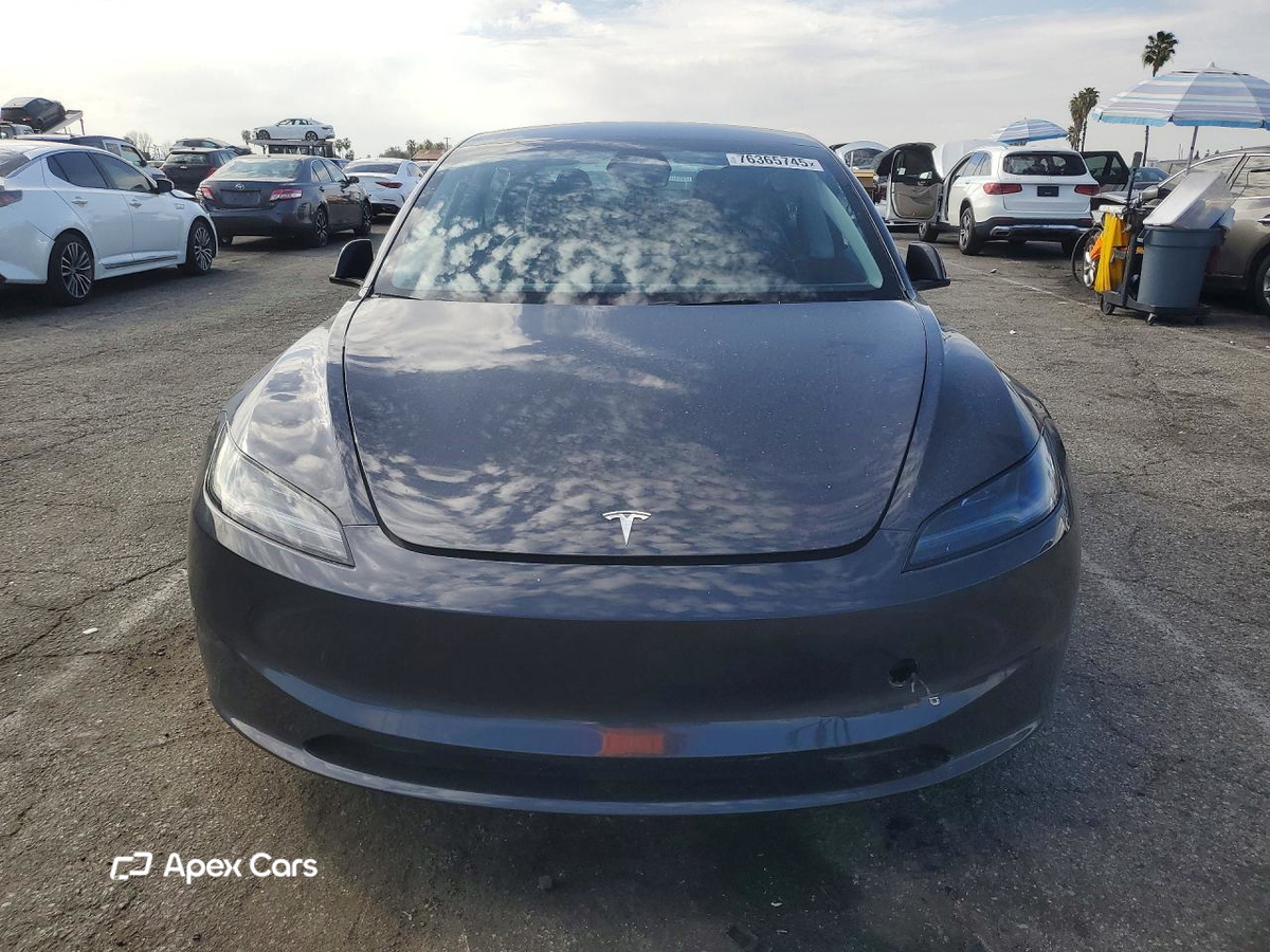 Tesla Model 3 2024