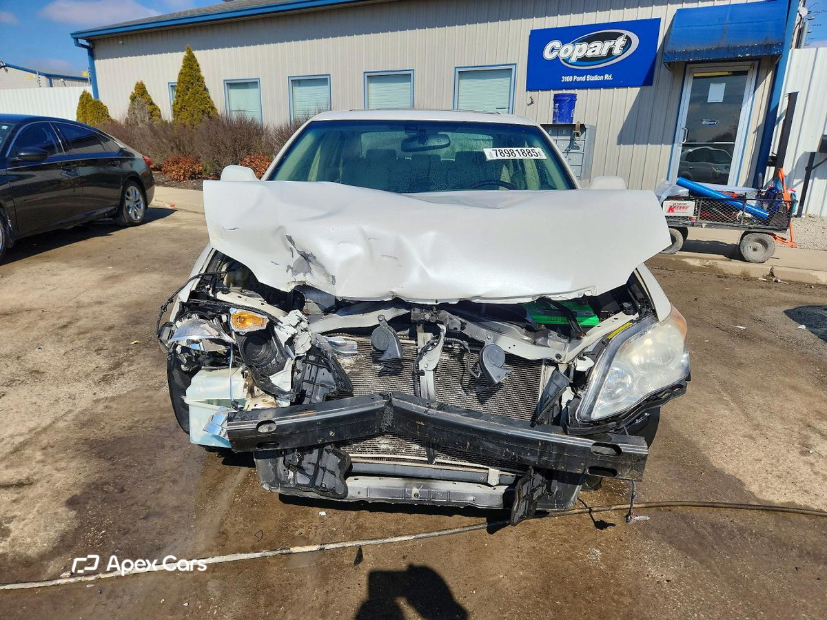 Toyota Avalon 2010