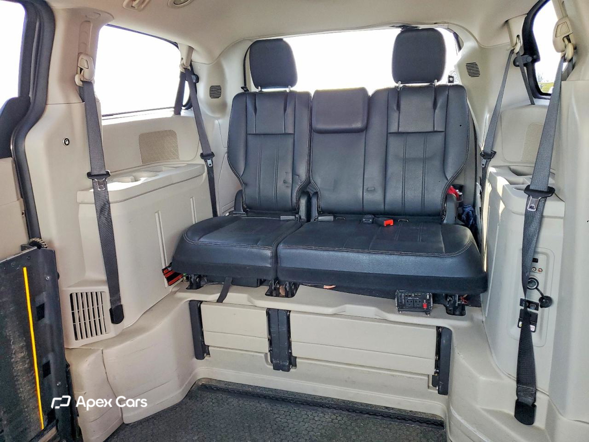 Chrysler Voyager 2016