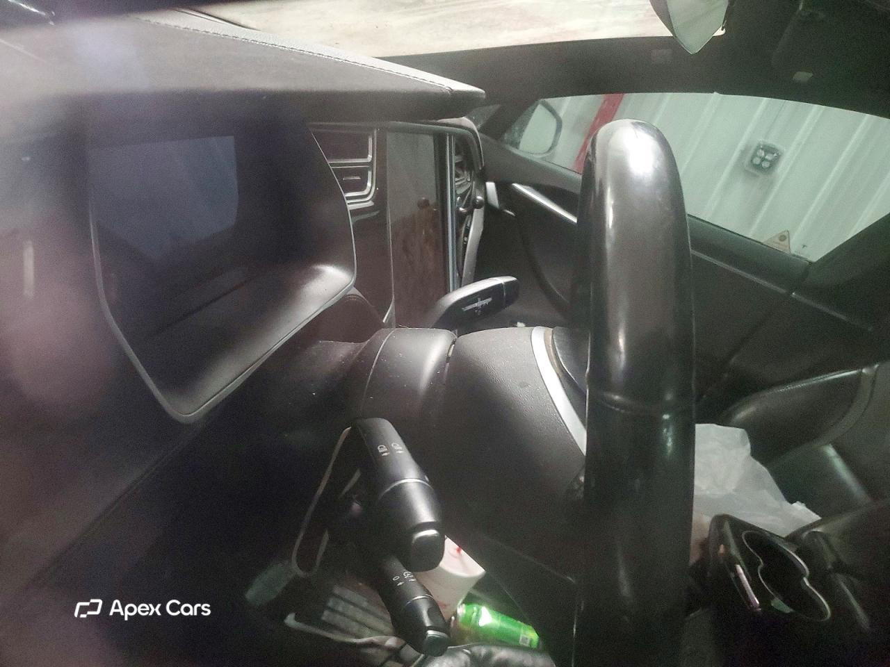 Tesla Model S 2015