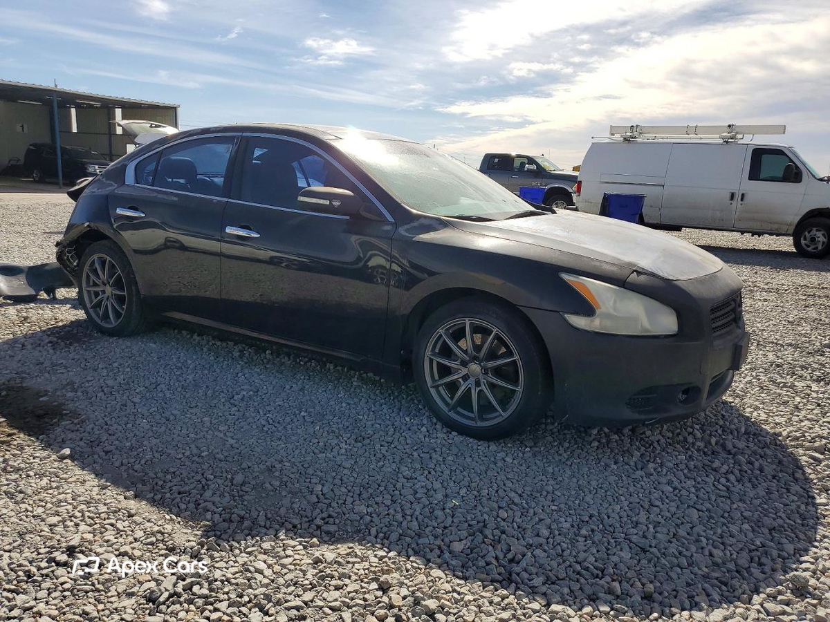 Nissan Maxima 2010