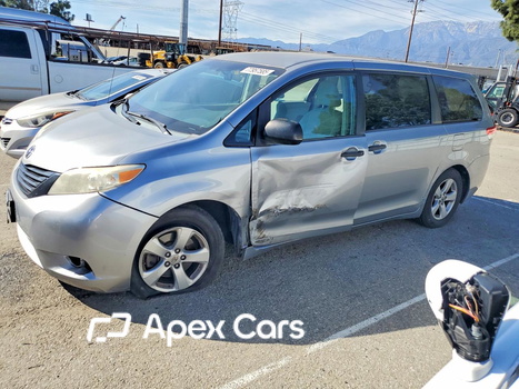 Toyota Sienna 2013 - Zdjęcie 1 z 13