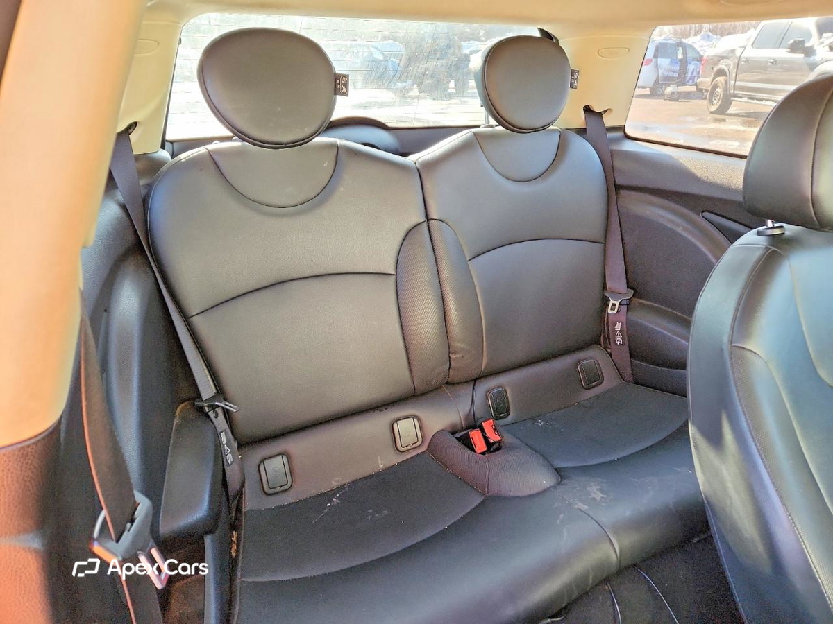 MINI Cooper 2011