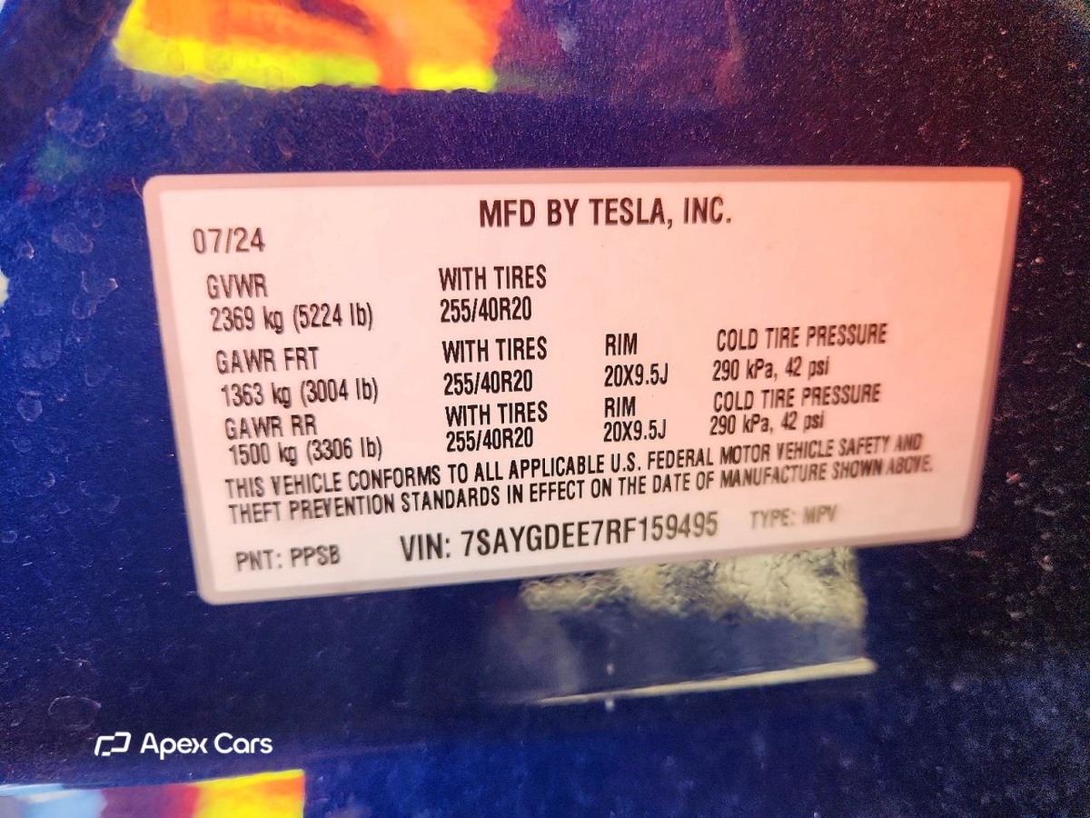 Tesla Model Y 2024