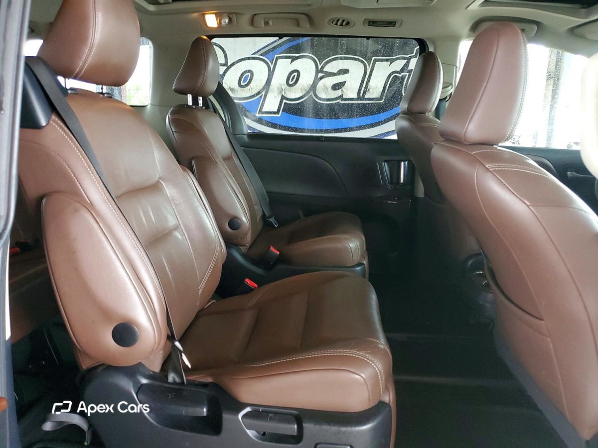 Toyota Sienna 2015