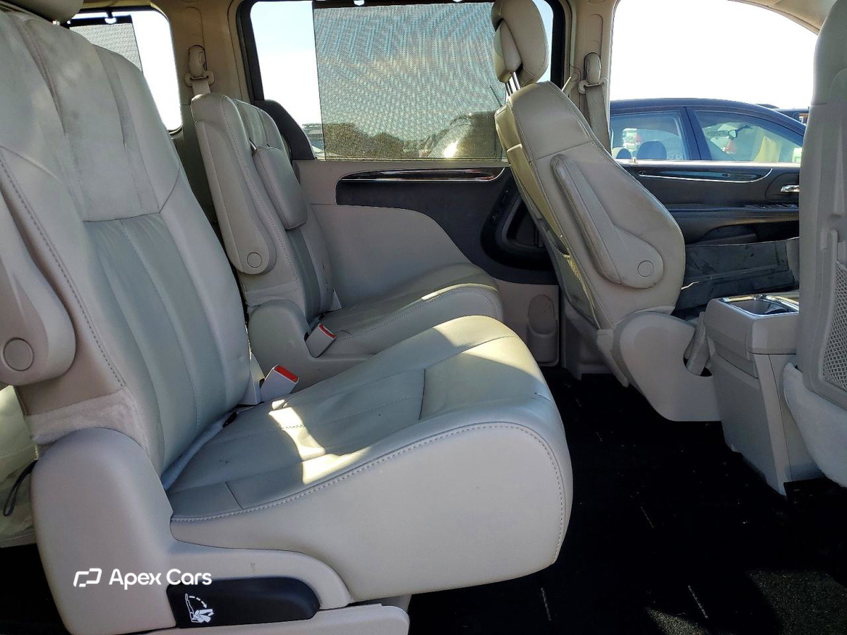 Chrysler Voyager 2015