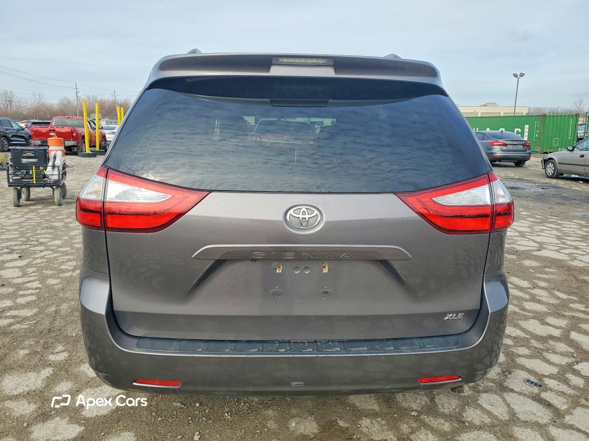 Toyota Sienna 2015