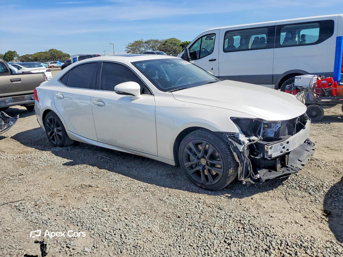 Lexus IS 2019