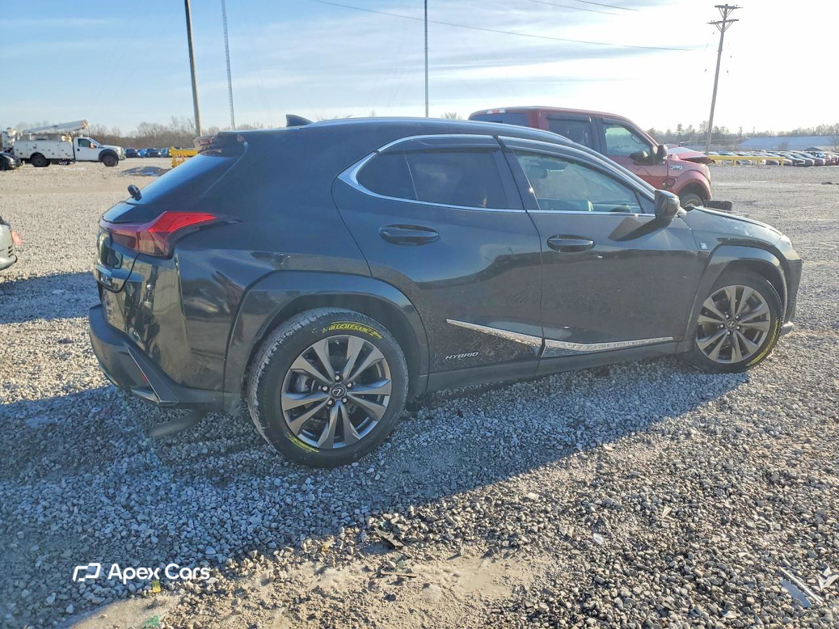 Lexus UX 2022