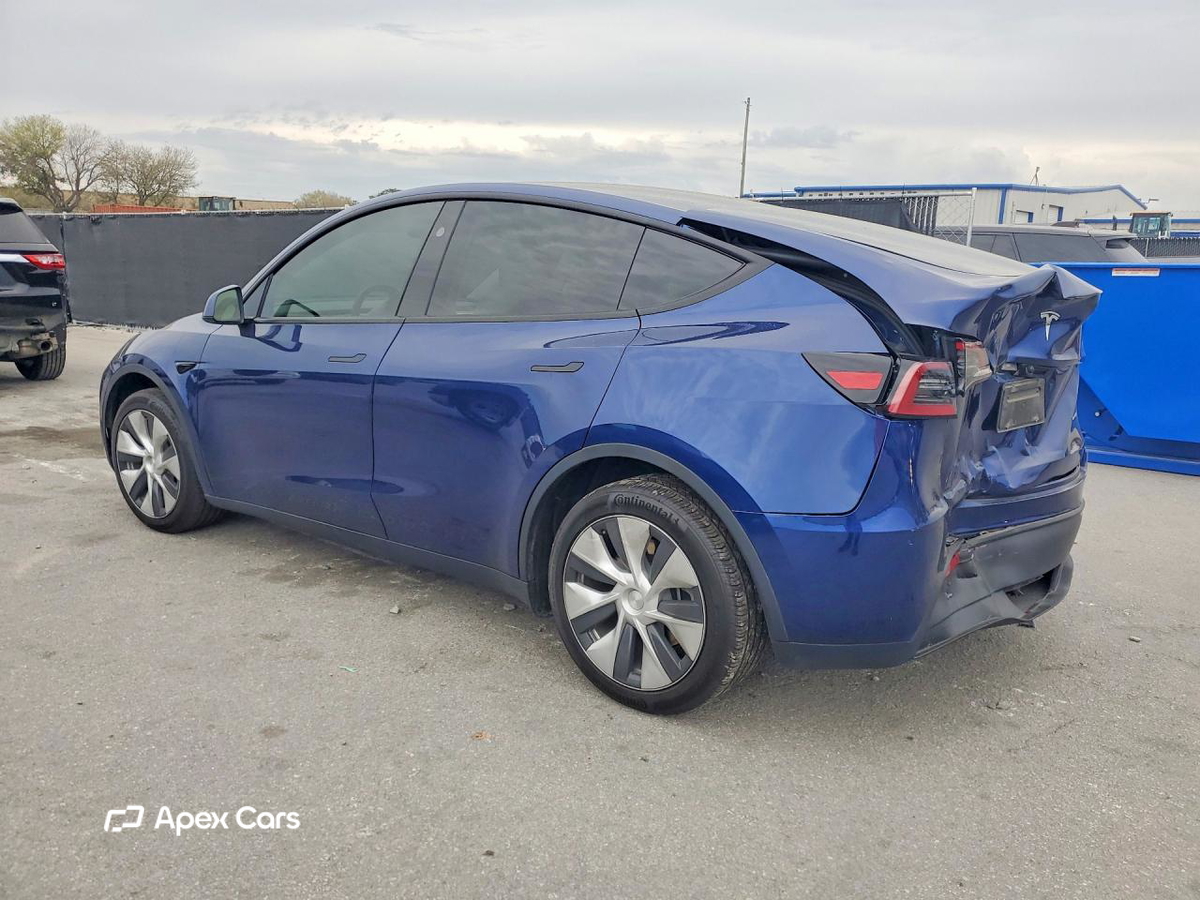 Tesla Model Y 2024