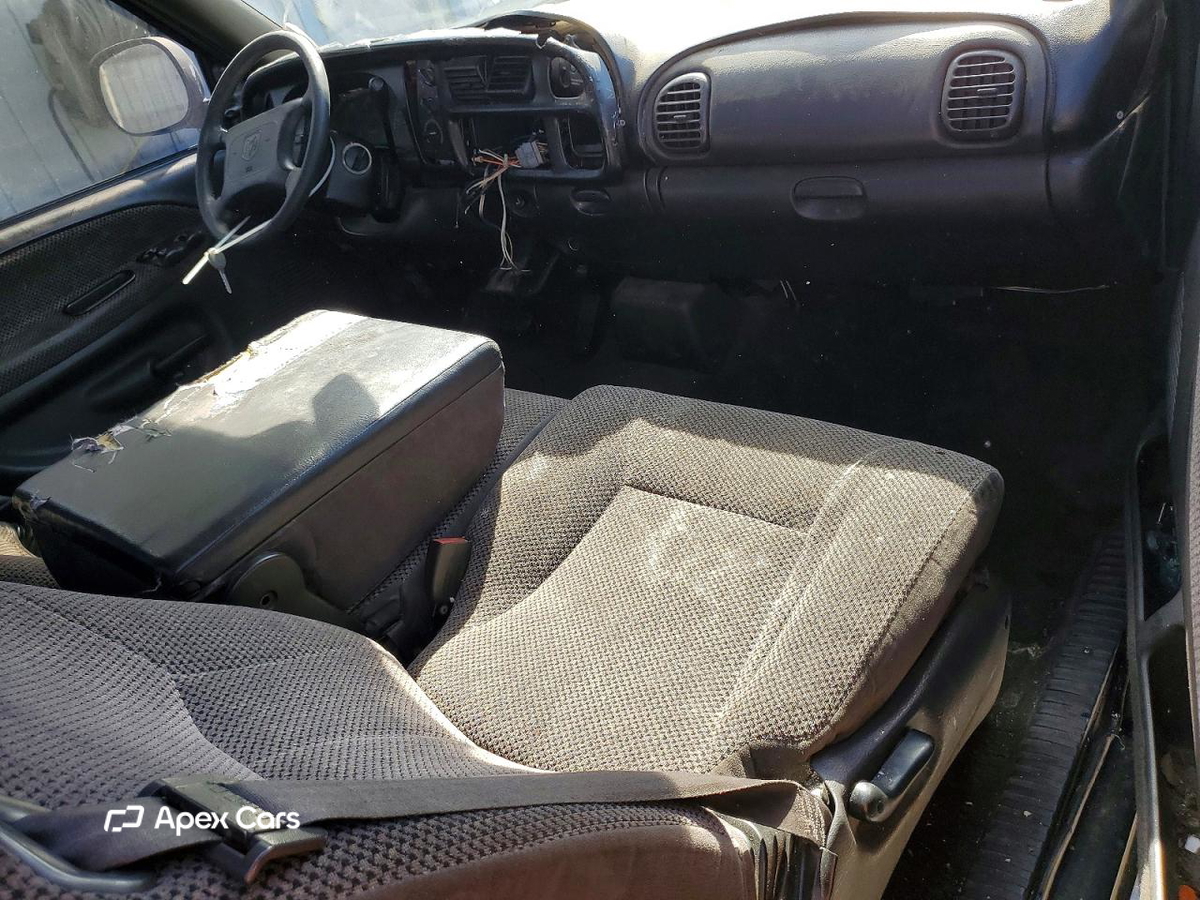Dodge RAM 2000