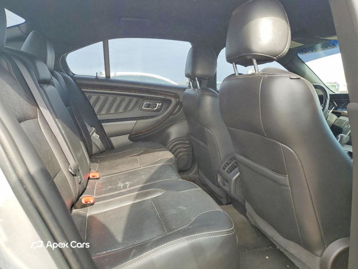 Ford Taurus 2015