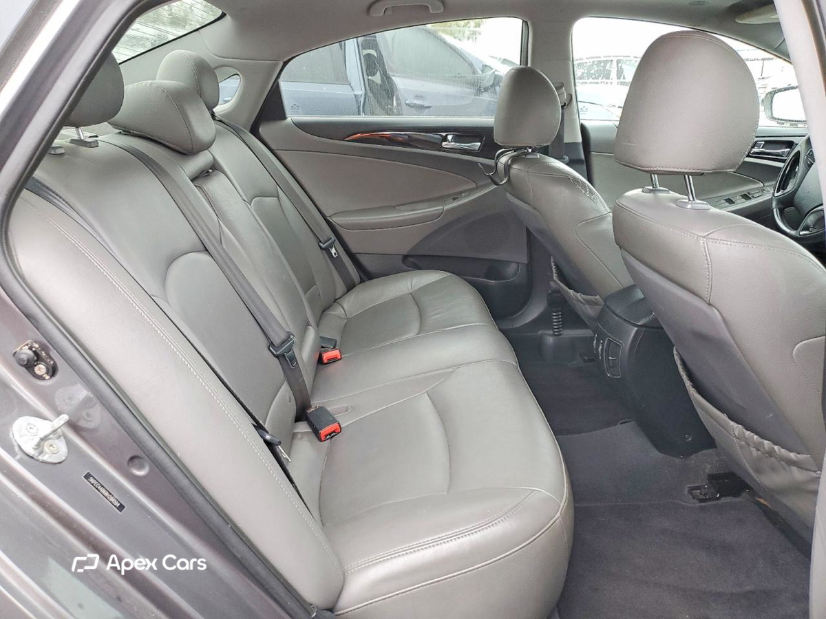 Hyundai Sonata 2011