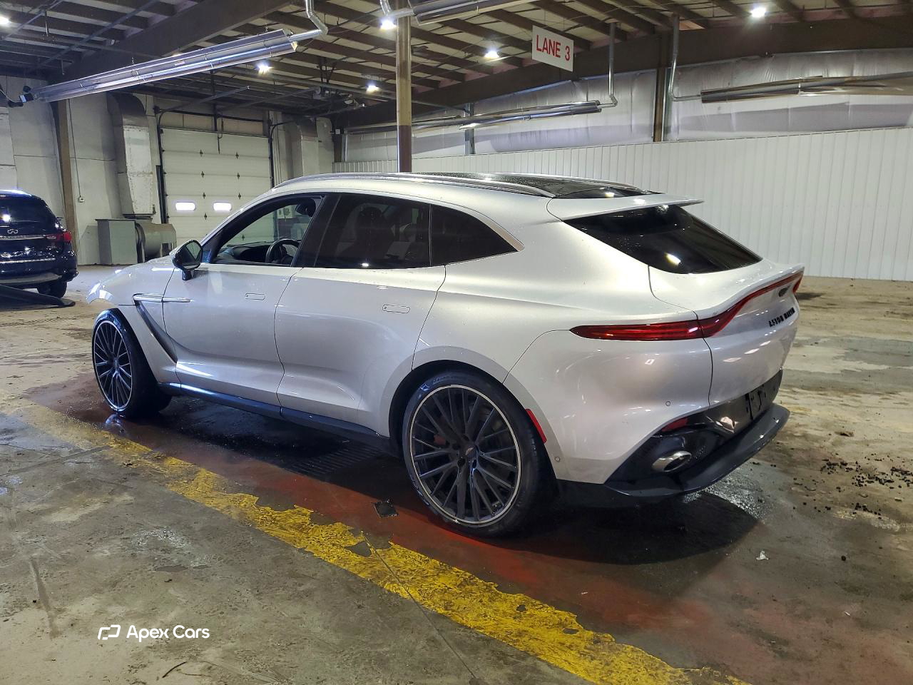 Aston Martin DBX 2023